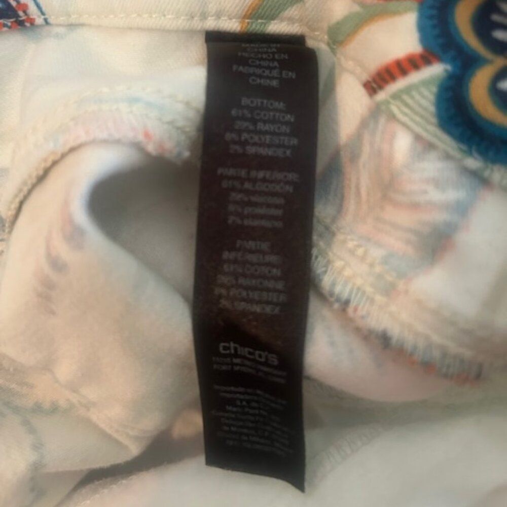 Chico's The So Slimming Girlfriend Floral 5 pocket crop, size 2.5/14 - Picture 5 of 5